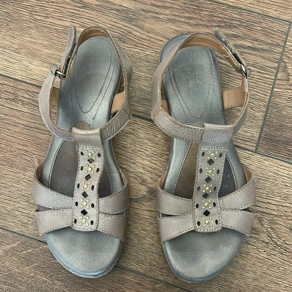 Naturalizer sandals